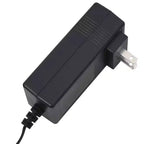 Elektrischer Relaxsessel mit Aufstehhilfe – Cremefarbener Stoff, motorisierte Fuß- und Rückenlehne, bequeme Polsterung, Heimkinositz