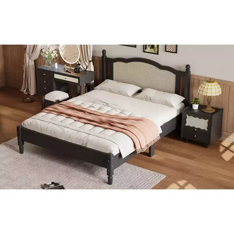 Queensize-Plattformbett aus Holz mit natürlichem Rattan-Kopfteil, Vintage-Bettgestell mit Lattenrost, Schwarz